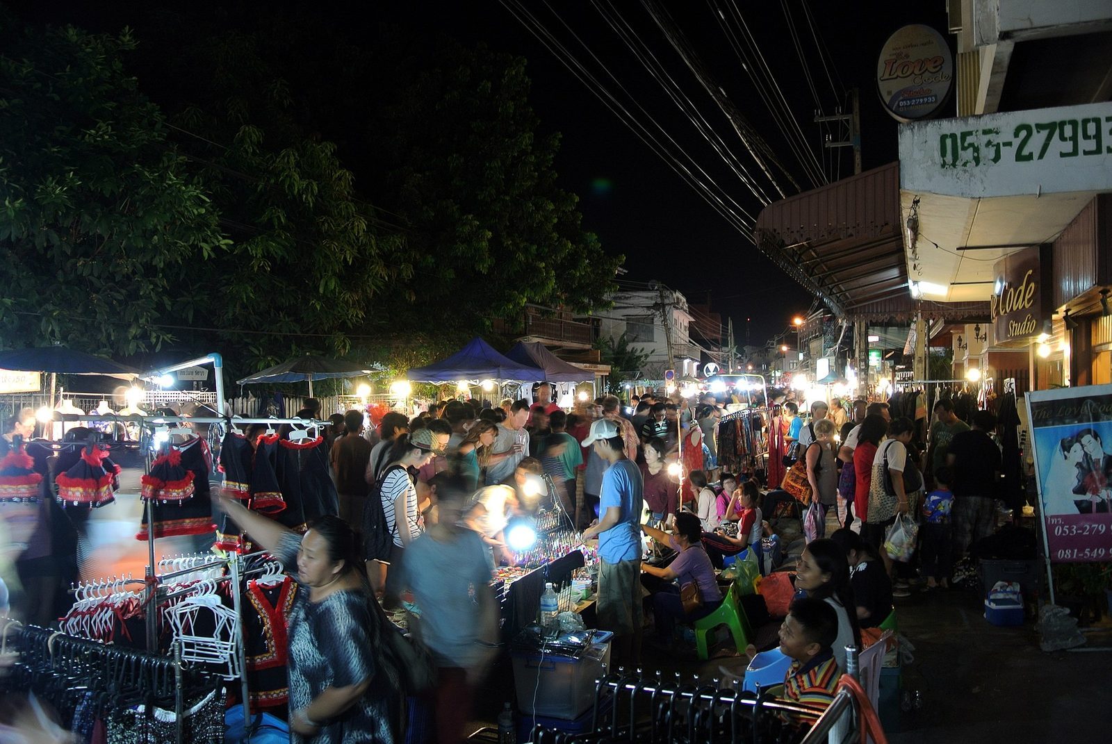 Nattmarknader i Chiang Mai — var ska du äta?